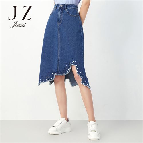 玖姿夏季新款蓝色A字不规则珍珠设计感女牛仔半裙 265.0元
